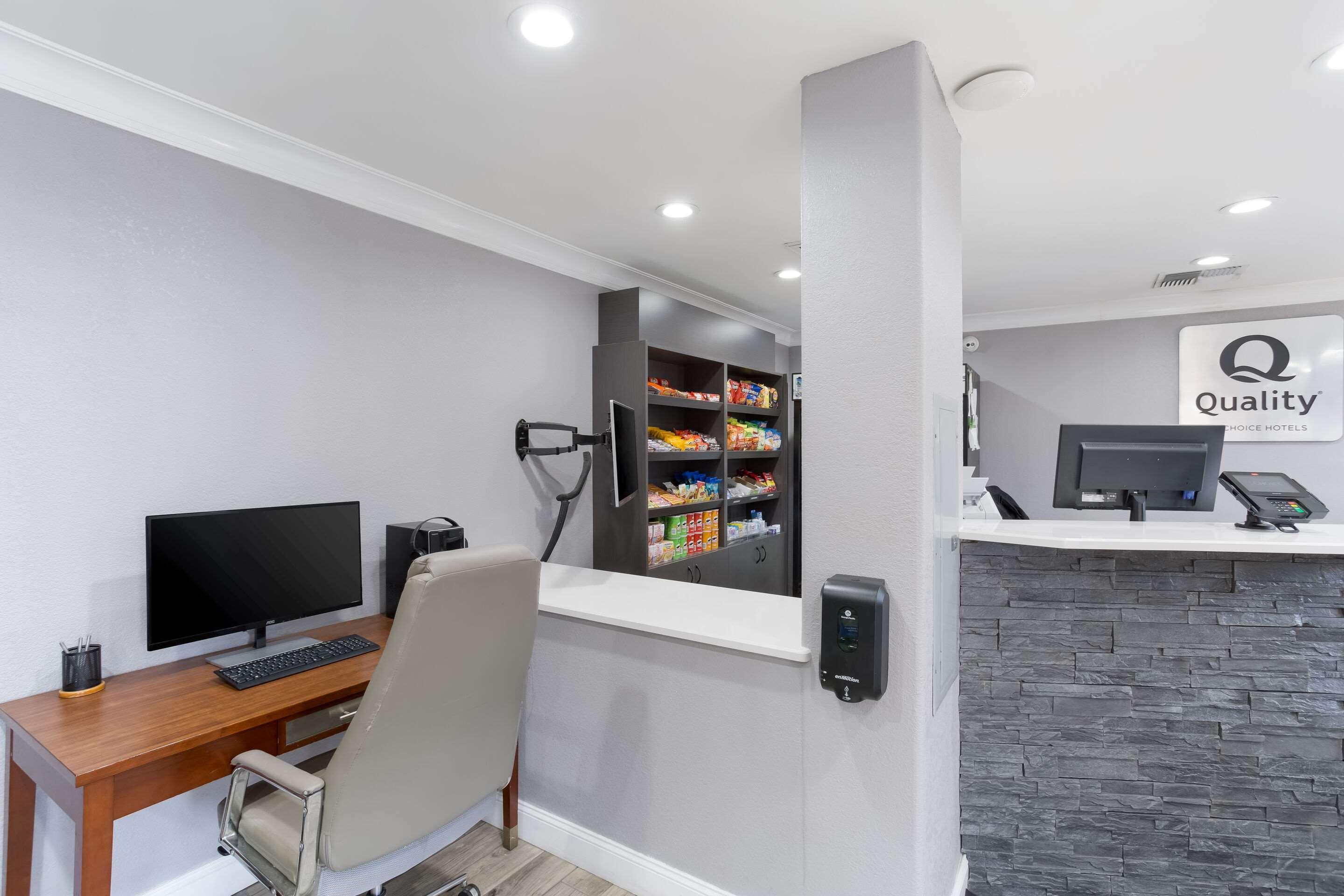 Quality Inn Redding Near I-5 Εξωτερικό φωτογραφία