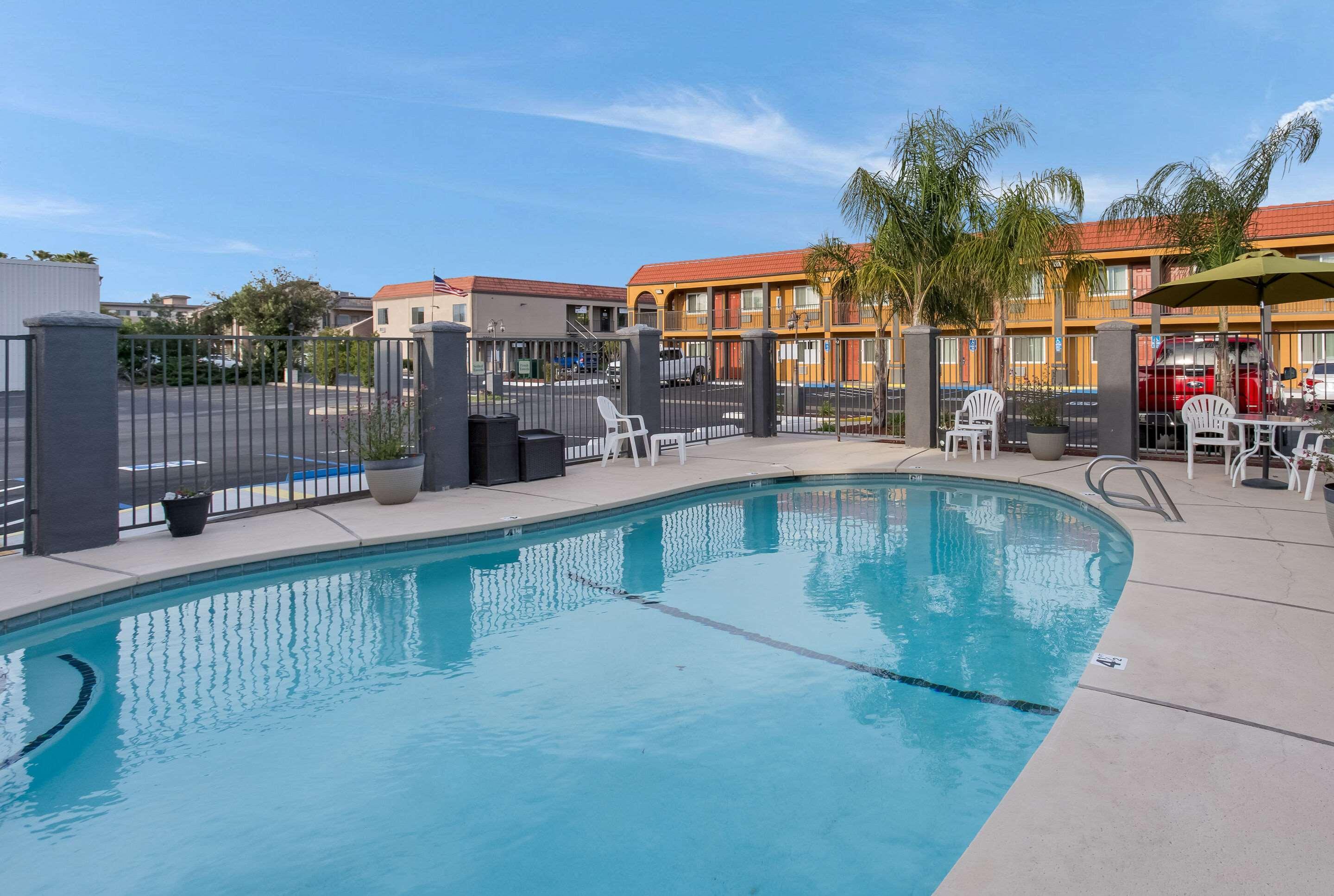 Quality Inn Redding Near I-5 Εξωτερικό φωτογραφία