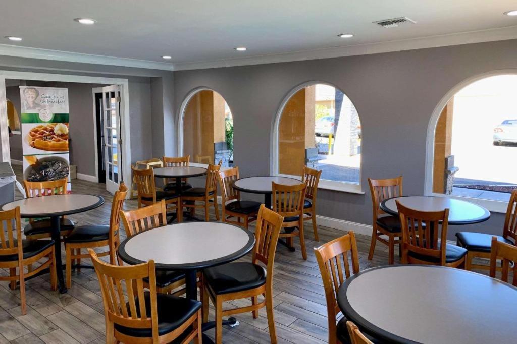 Quality Inn Redding Near I-5 Εξωτερικό φωτογραφία