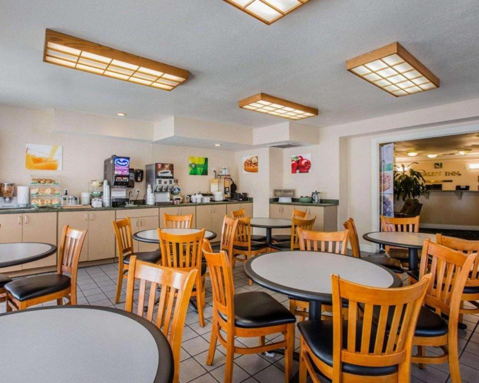 Quality Inn Redding Near I-5 Εξωτερικό φωτογραφία