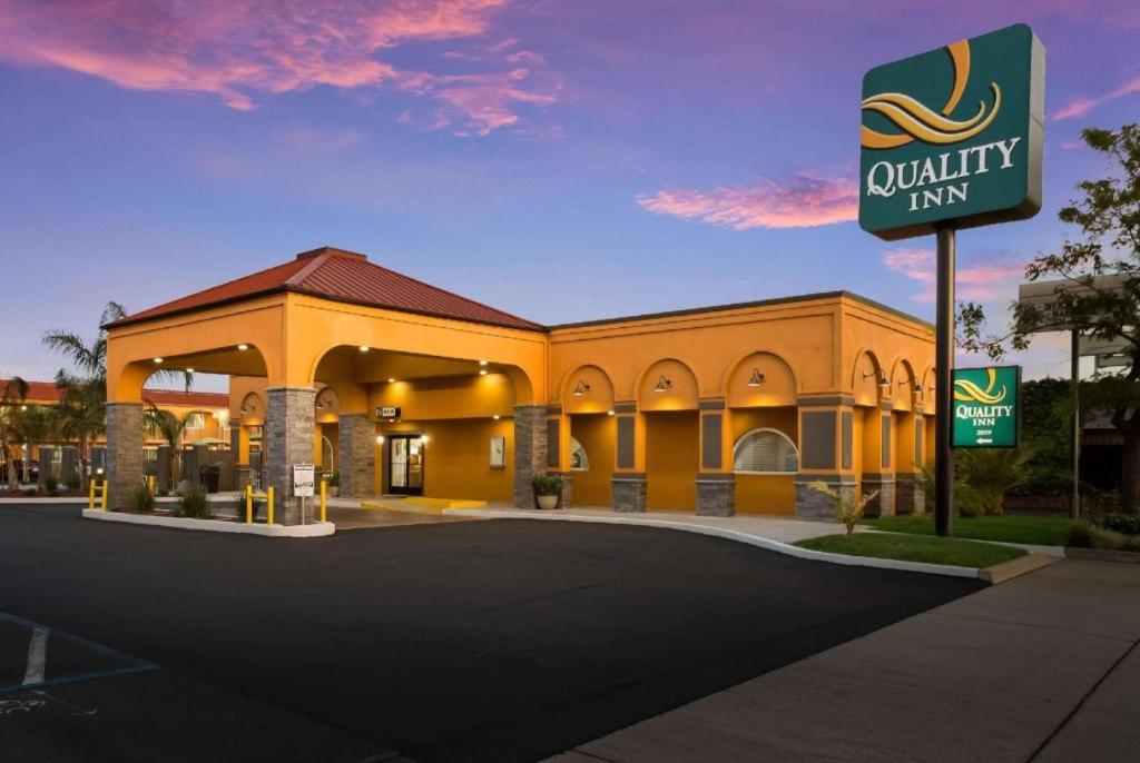 Quality Inn Redding Near I-5 Εξωτερικό φωτογραφία