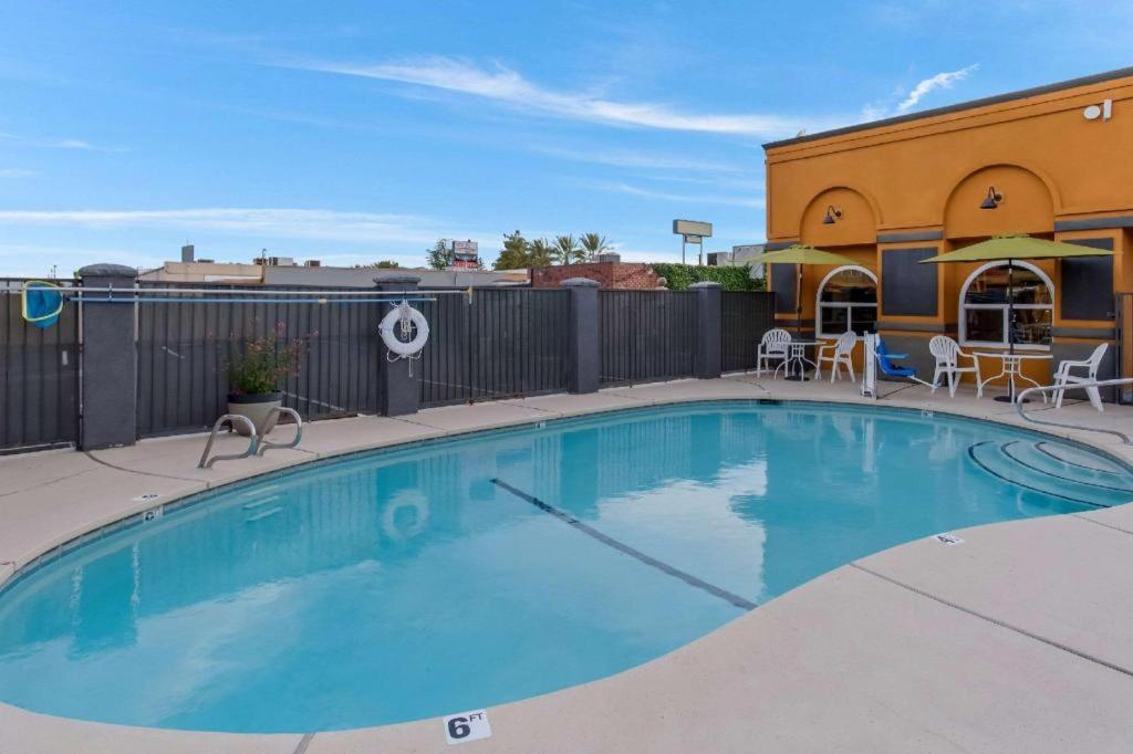 Quality Inn Redding Near I-5 Εξωτερικό φωτογραφία