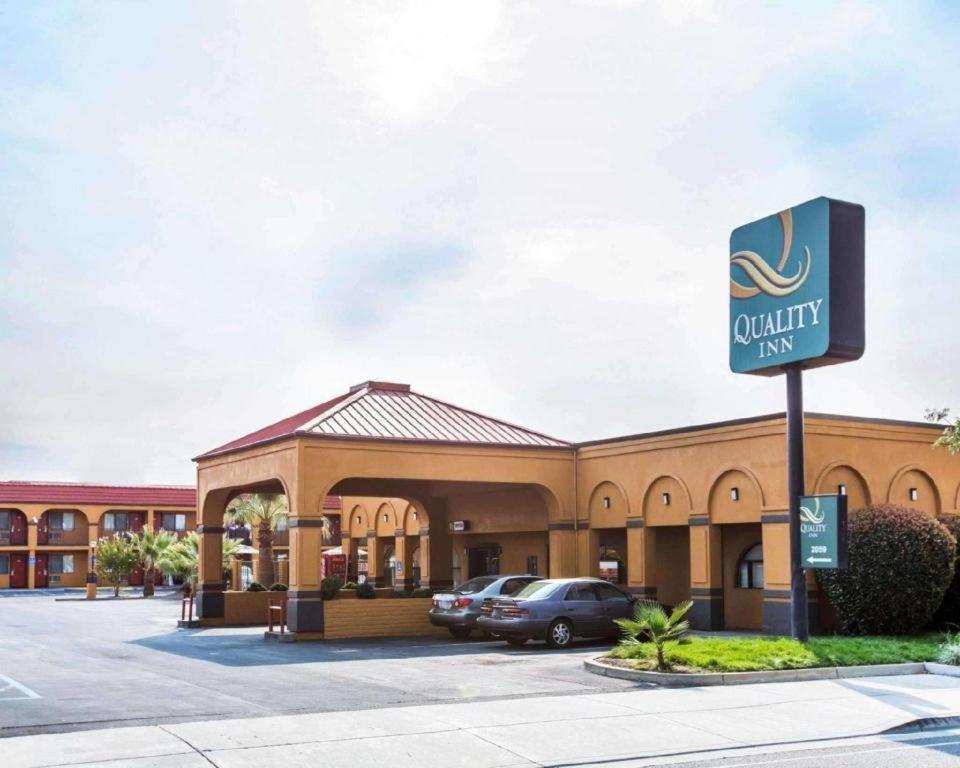 Quality Inn Redding Near I-5 Εξωτερικό φωτογραφία